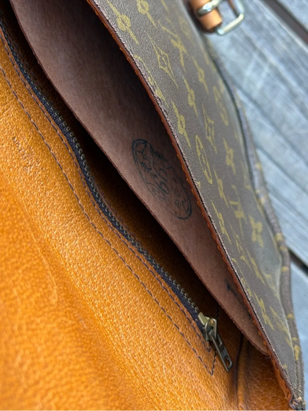 Louis Vuitton Monogram Canvas Crossbody Saddle Bag with Tan Trim - Picture 4 of 9